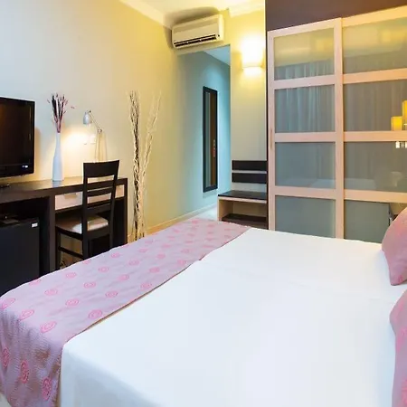 호텔 Colon Rambla 4*