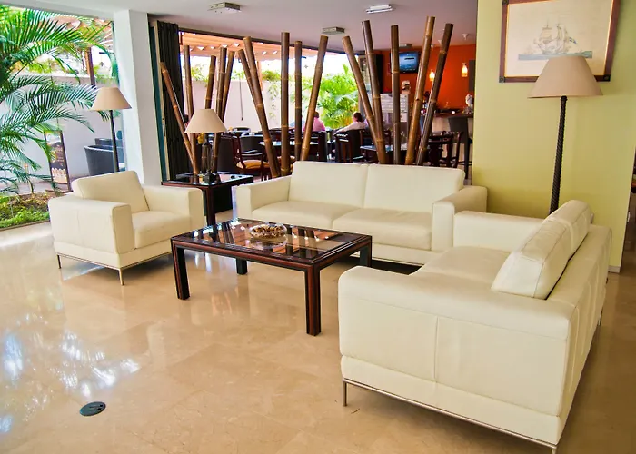 Colon Rambla מלון