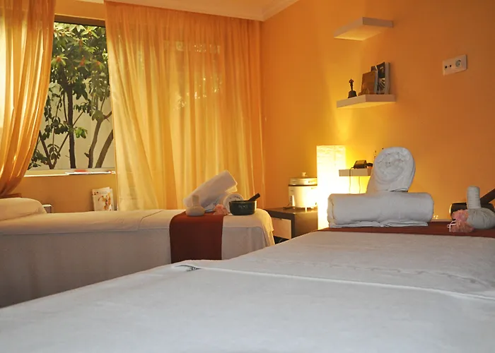 מלון Colon Rambla